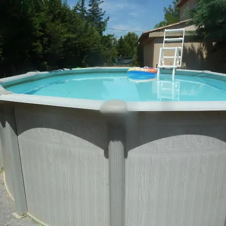 Les Muriers - Etage Complet D'une Grande Maison Avec Jardin