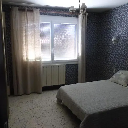 Holiday home Les Muriers - Etage Complet D'une Grande Maison Avec Jardin
