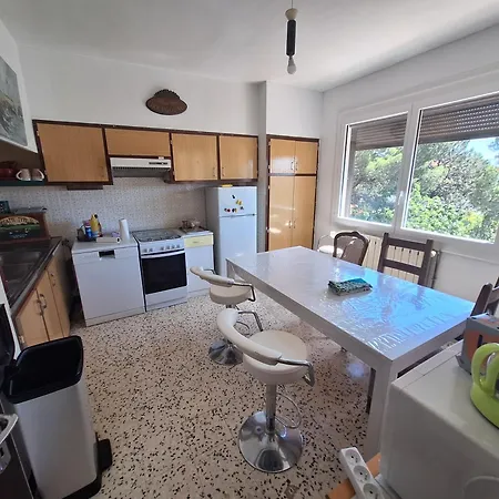 Holiday home Les Muriers - Etage Complet D'une Grande Maison Avec Jardin