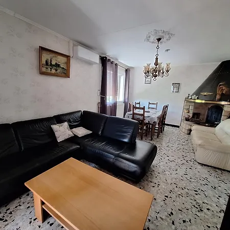 Casa de Férias Les Muriers - Etage Complet D'une Grande Maison Avec Jardin