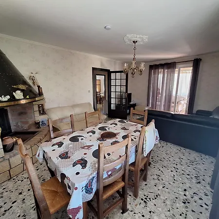 Prázdninový dům Les Muriers - Etage Complet D'une Grande Maison Avec Jardin *